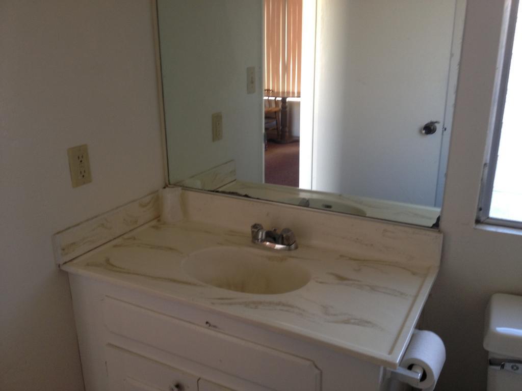 Golden Hills Motel Tehachapi Room photo